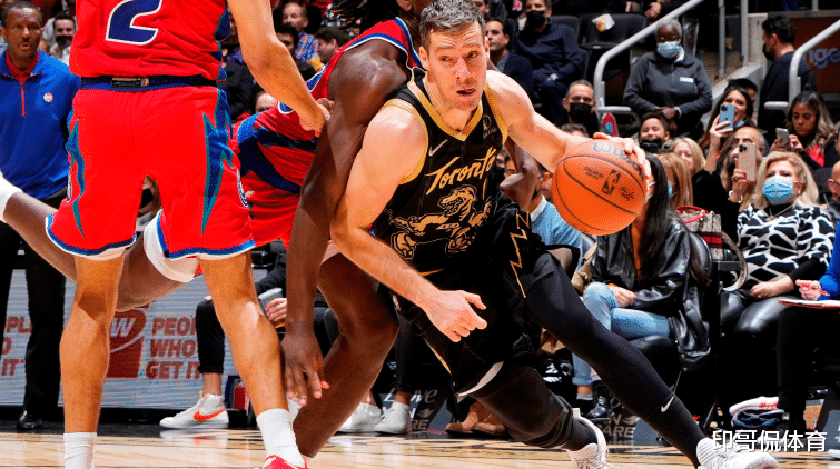 的主场冠名 的主场冠名